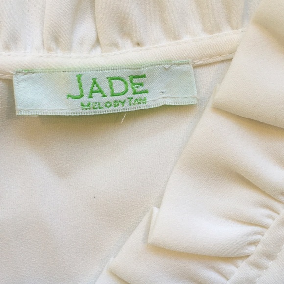 JADE Ruffle V-Neck Sleeveless Top White - Picture 4 of 10